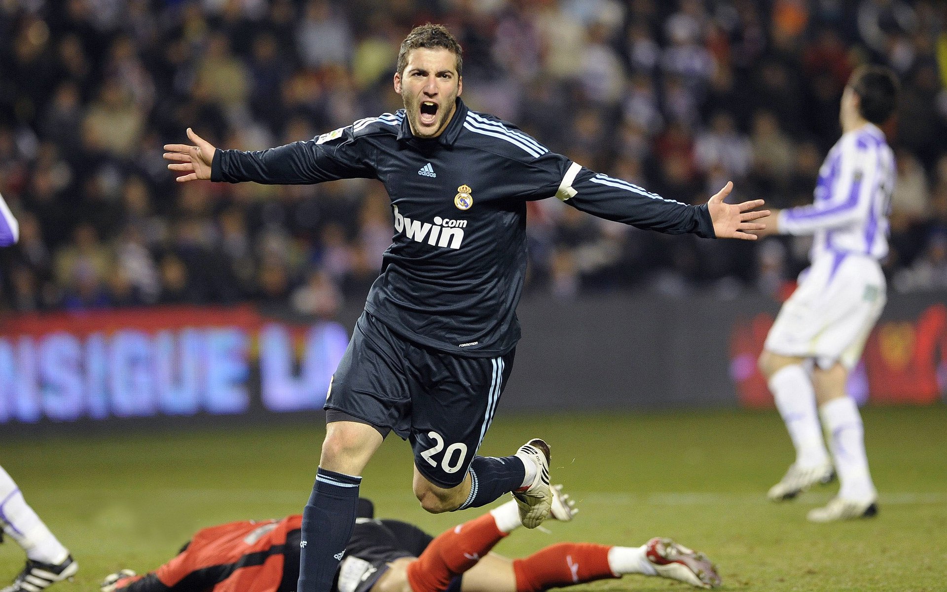 乡村特色高山滑雪，雪域奇观让人心醉，高山滑雪魅力